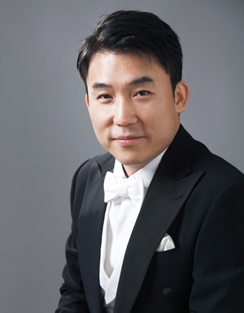 상임지휘자 나준영